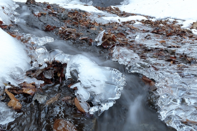 滝壺の氷柱