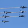 編隊飛行する航空自衛隊ブルーインパルス（岐阜）